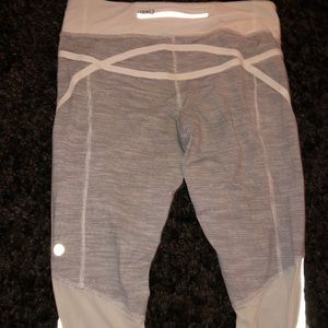 Lululemon crops size 4